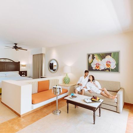 Occidental At Xcaret Destination Hotel Xcaret Park Екстериор снимка A room at the Iberostar Grand Hotel at Playa del Inglés, Gran Canaria