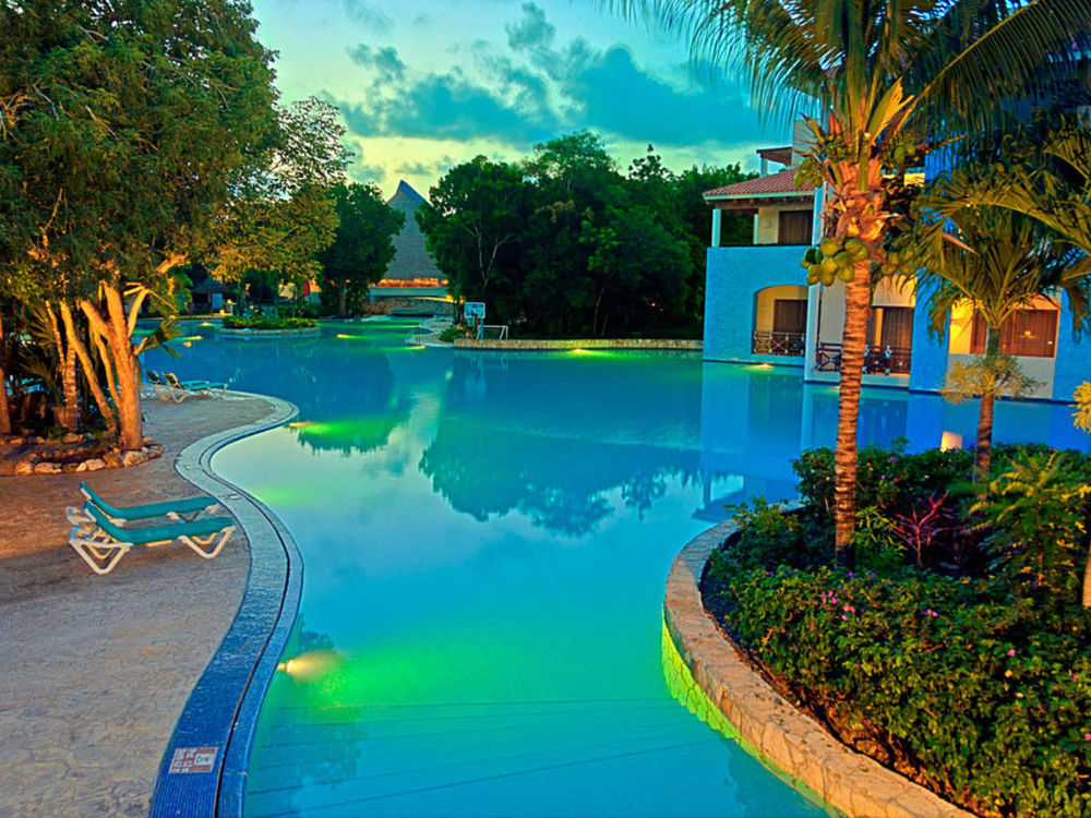 Occidental At Xcaret Destination Hotel Xcaret Park Екстериор снимка The pool at the Hard Rock Hotel
